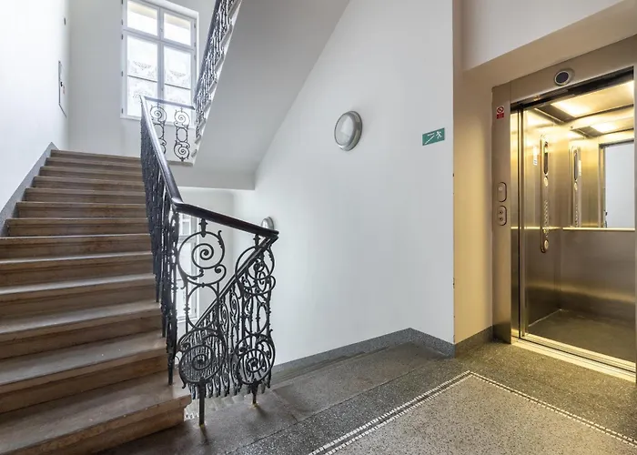 Spacious 3Br Apartment In Lesser Town By Easybnb Premium *