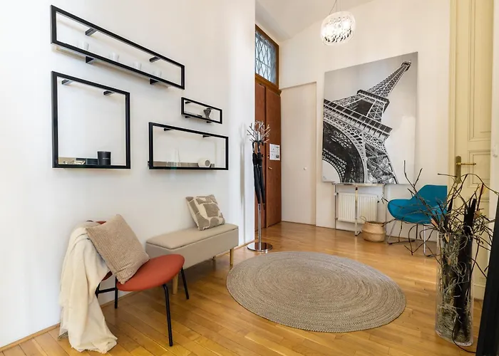 Spacious 3Br Apartment In Lesser Town By Easybnb Premium شقة *