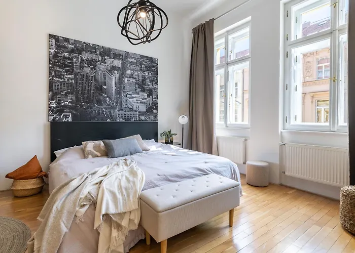 Spacious 3Br Apartment In Lesser Town By Easybnb Premium Apartment Prague