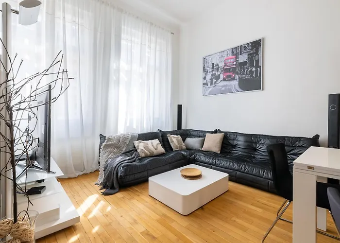 Spacious 3Br Apartment In Lesser Town By Easybnb Premium *