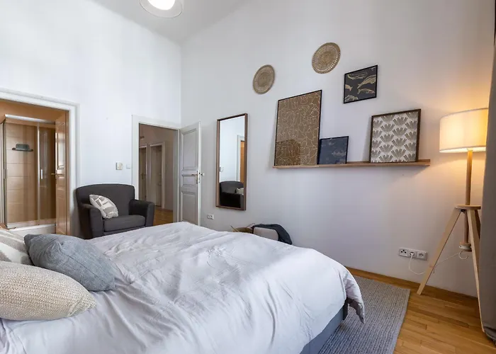 Spacious 3Br Apartment In Lesser Town By Easybnb Premium Prague