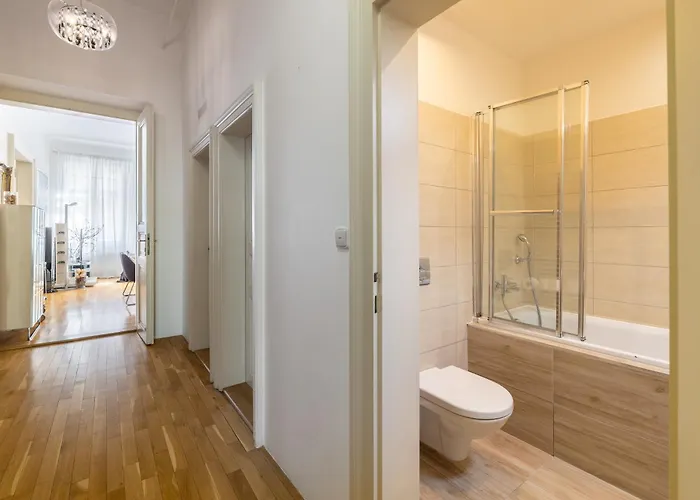 Spacious 3Br Apartment In Lesser Town By Easybnb Premium شقة *