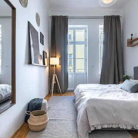 Apartman Spacious 3br In Lesser Town By Easybnb Premium *