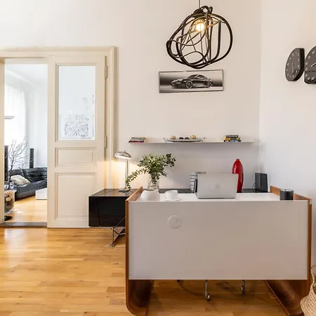 Apartman Spacious 3br In Lesser Town By Easybnb Premium Prága