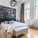 Spacious 3br In Lesser Town By Easybnb Premium Apartamento Praga