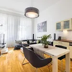 Apartamento Spacious 3br In Lesser Town By Easybnb Premium