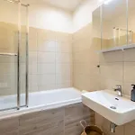 Spacious 3br In Lesser Town By Easybnb Premium Apartamento Praga