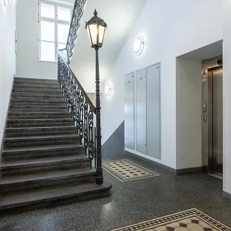 Spacious 3br In Lesser Town By Easybnb Premium Praga