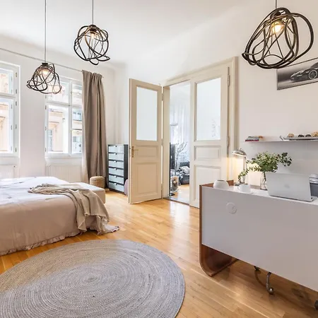 Apartament Spacious 3br In Lesser Town By Easybnb Premium