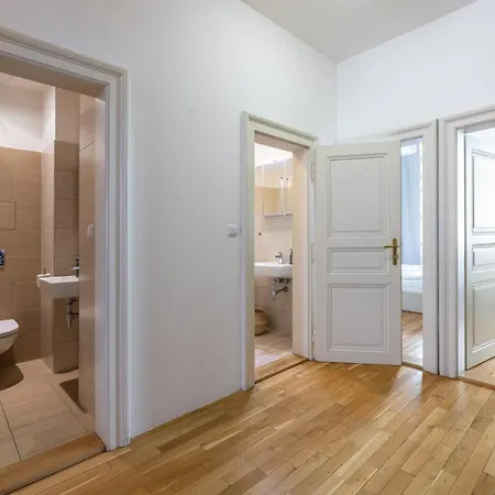 Spacious 3br In Lesser Town By Easybnb Premium * Praga