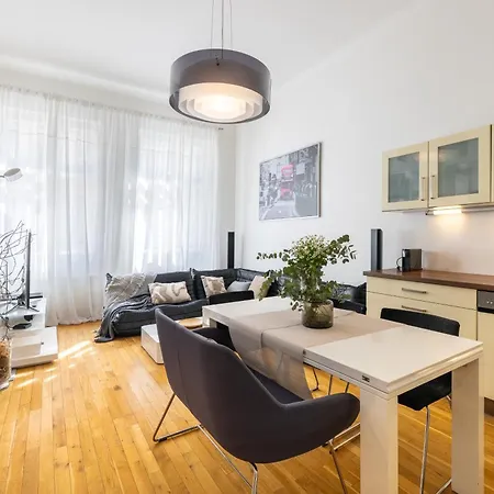 Apartament Spacious 3br In Lesser Town By Easybnb Premium