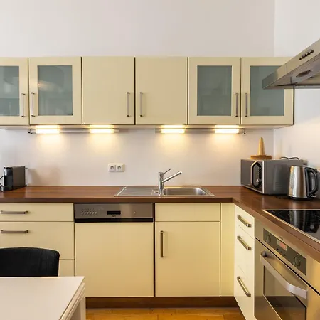 Apartament Spacious 3br In Lesser Town By Easybnb Premium Praga